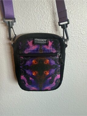 Reddy Threads Crossbody Bag